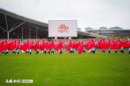 影片由谢琳·伍德蕾 、本·门德尔森共同演绎，讲述了新年前夜，神秘杀手在美国市中心的一栋高层，大规模远程枪杀狂欢的人群，导致29人死亡，联邦调查局长官兰马克（本·门德尔森 Ben Mendelsohn 饰）和其爱徒——年轻女警艾丽诺（谢琳·伍德蕾 Shailene Woodley 饰），奉命查案，但州政府、当地警局都妄图夺取功劳，争权夺利，甚至执行兰马克强烈反对的特警行动，但这些行动造成的市民伤亡却又归咎于兰马克，无比荒谬，完全失控